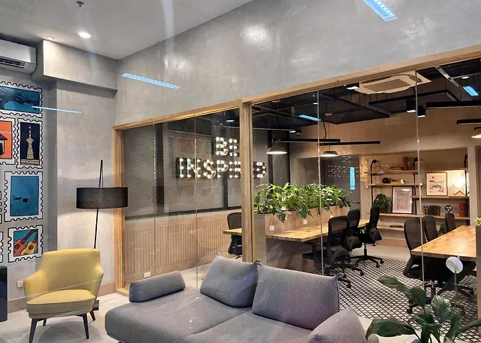 Cozy With Gym And Pool Near It Park * Cebu