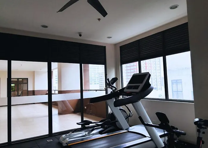 Cozy With Gym And Pool Near It Park Leilighet
